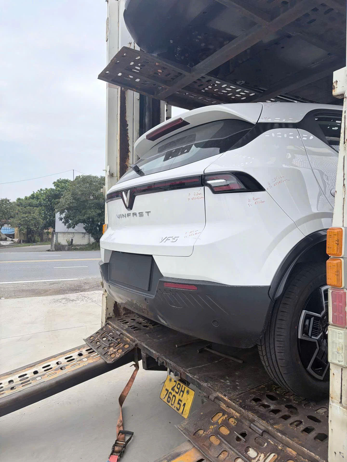 Hông xe vf5 all new