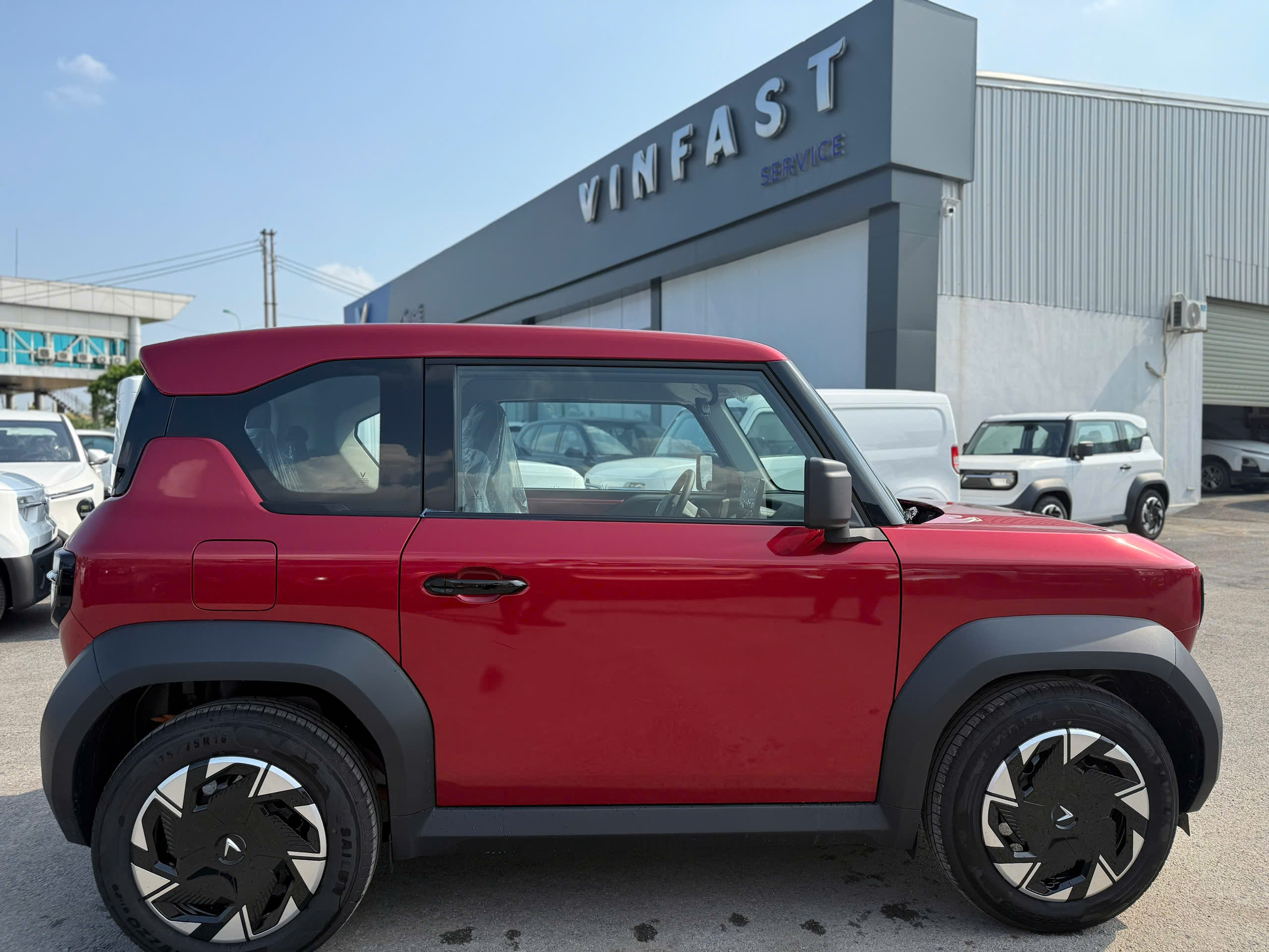 Vinfast vf3 plus đỏ