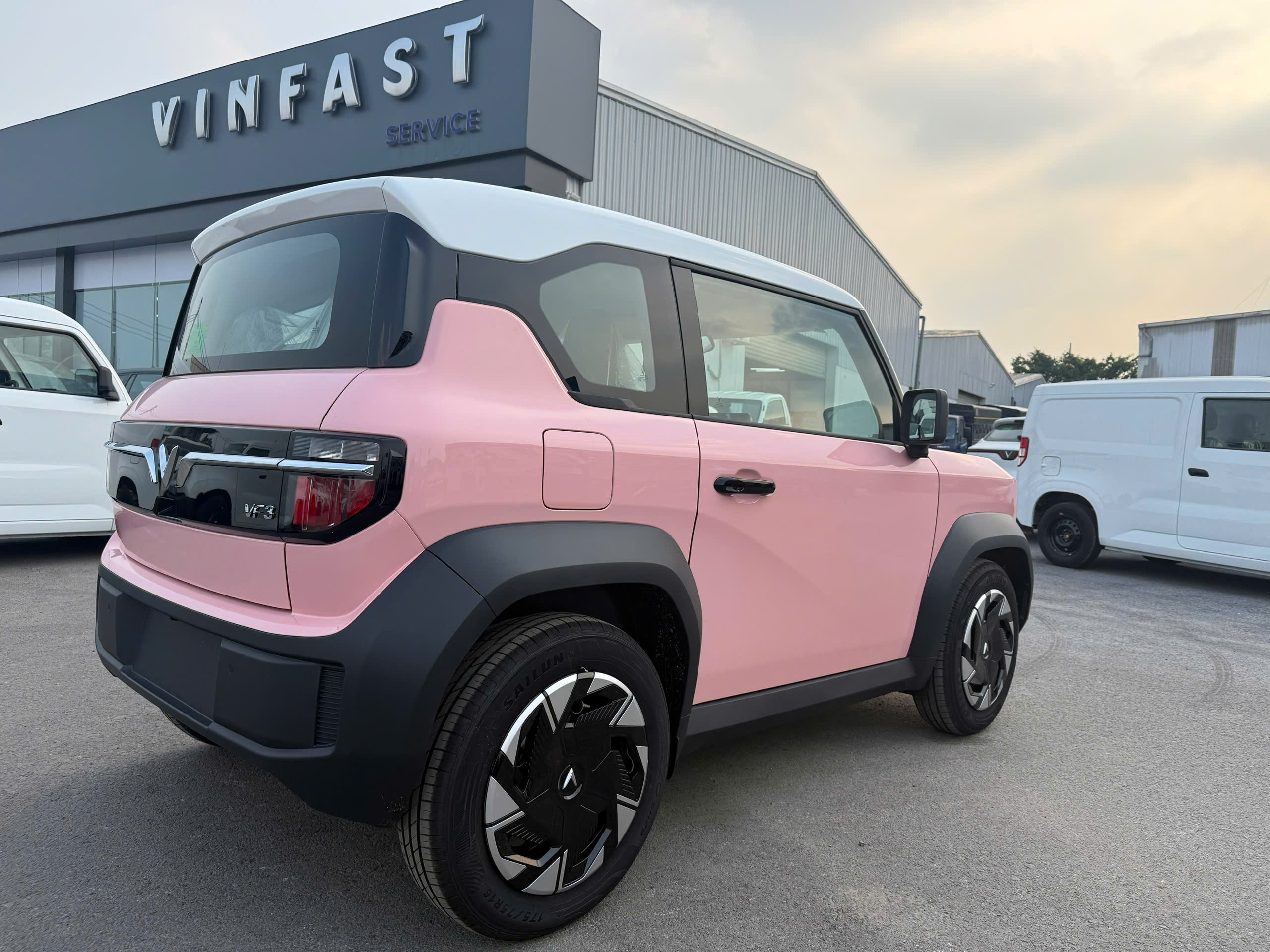 Giá lăn bánh Vf3 Plus