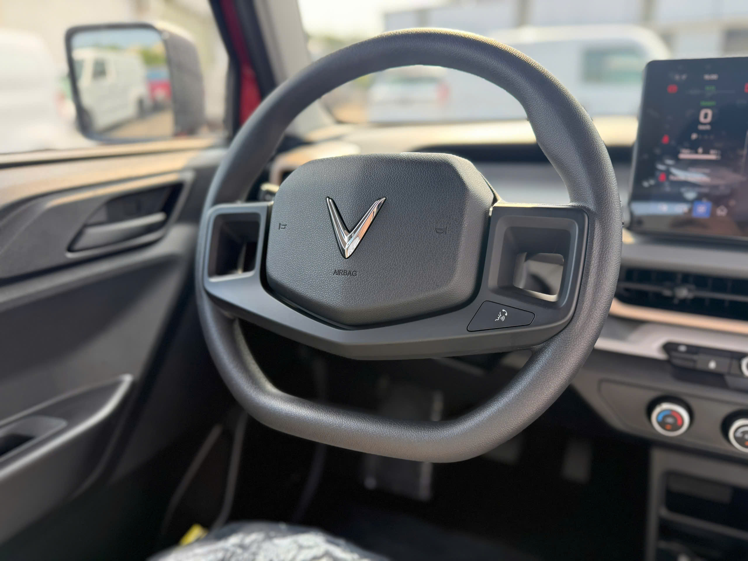 Vô lăng vf3 plus